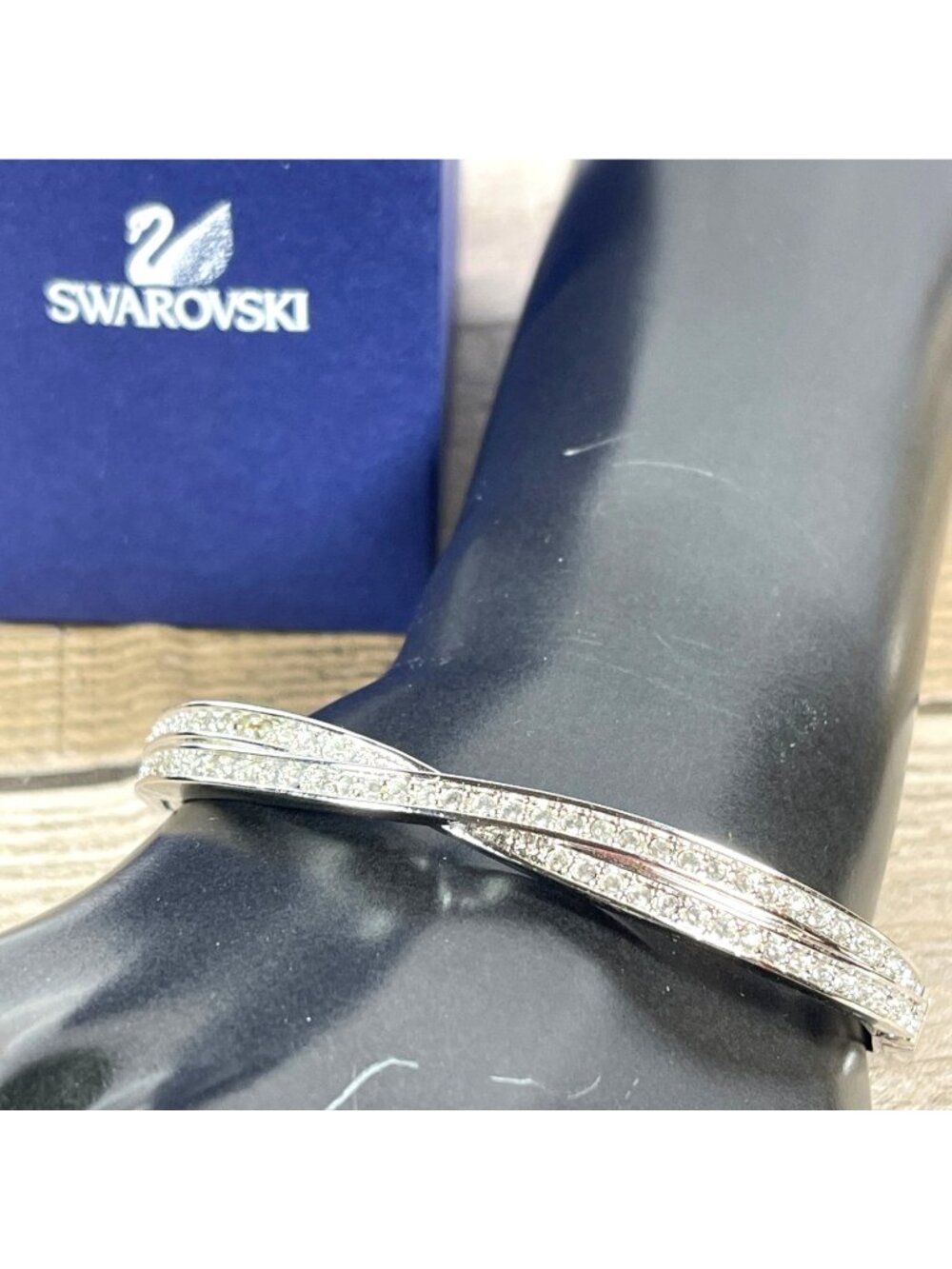 Swarovski Crystal Retired Rhodium Plated Crystal Twist Bangle Bracelet Box VTG - Picture 3 of 13